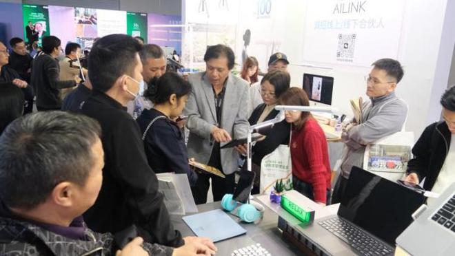 降桌闪耀2025深圳国际智能家居博览会j9九游会登录AILINK爱琳智能升(图9)